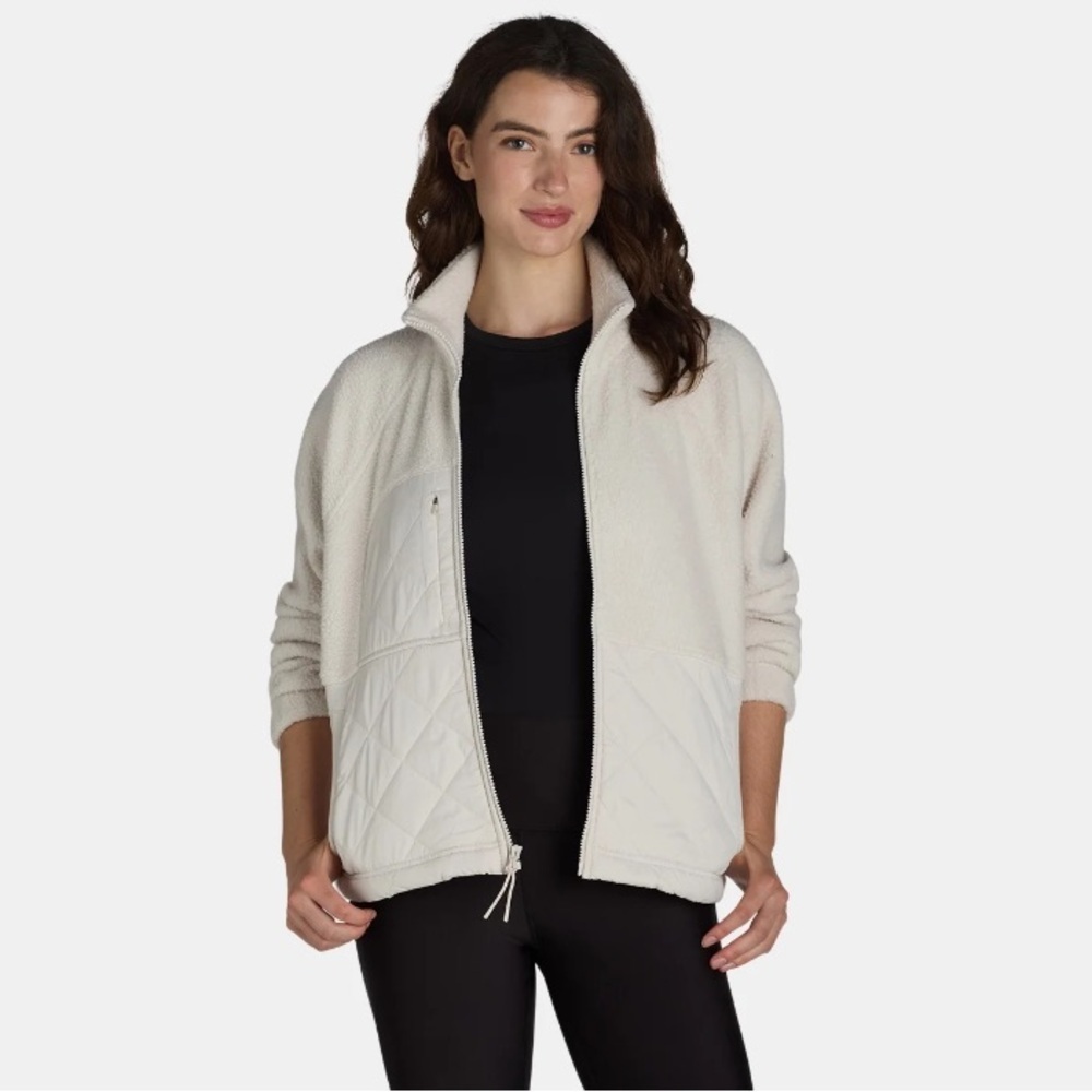 Avia Women's Quilted Fleece Jacket - Picture 3 of 4